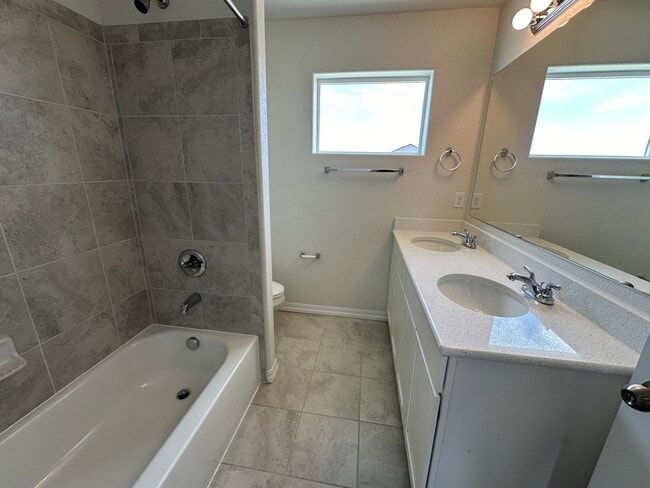 Photo - 914 Cana Grv