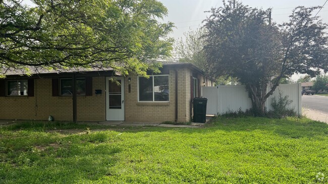 Building Photo - 1036 31st Ave Rental