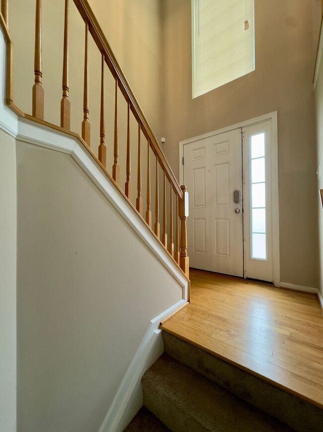 Photo - 618 Snowberry Way