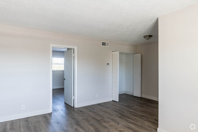 1 BR, 1 BA