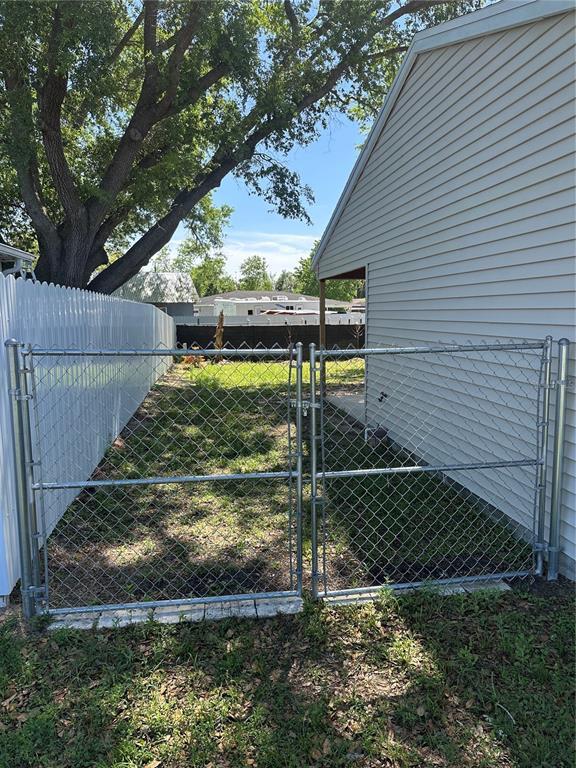 Photo - 5 Spring Loop Cir