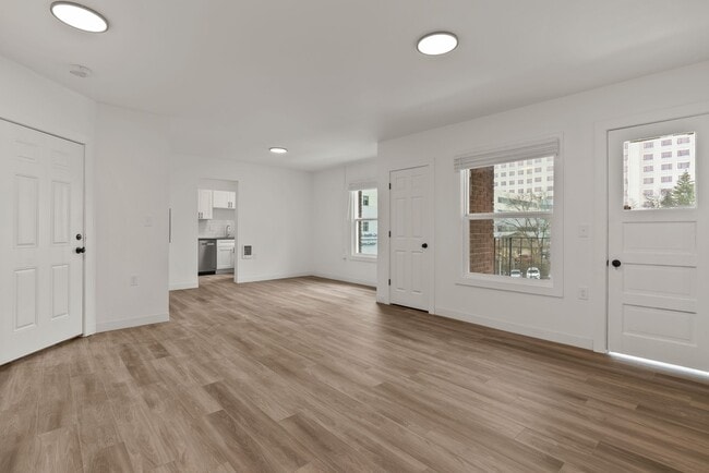Photo - Cambridge Court Apartments