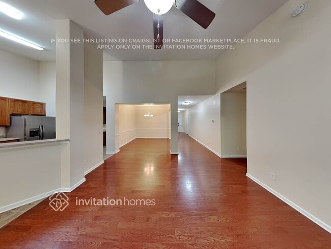 Photo - 200 Augustus Lane