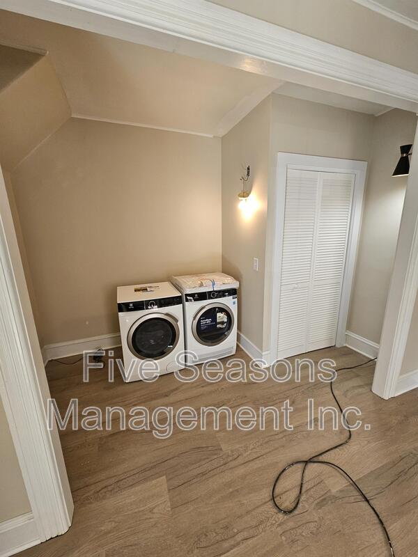 Photo - 98 N Champlain St