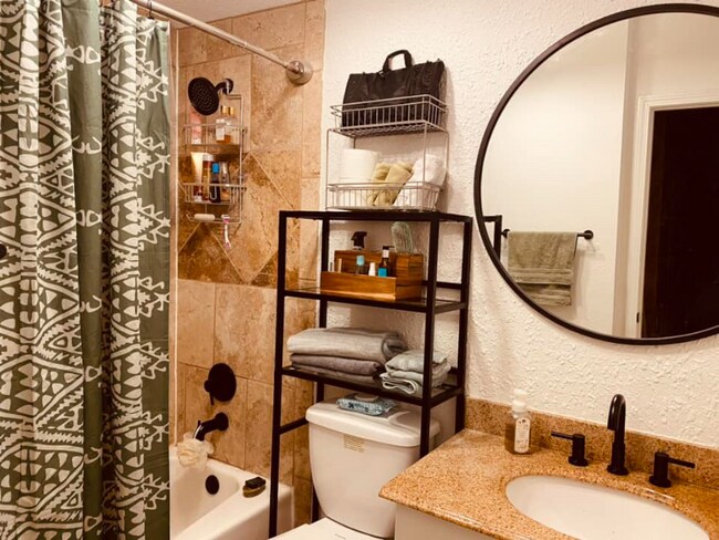 Photo - 1111 W 46th St Unit #20