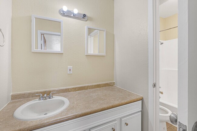 230 E Virginia St Unit 1