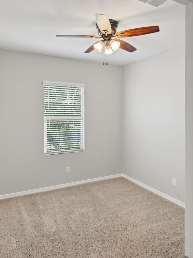 Photo - Spacious 4 Bedroom, 3 Bathroom home in Litchfield Park!