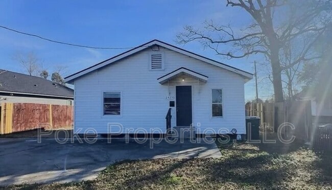 Building Photo - 2425 Ernest St