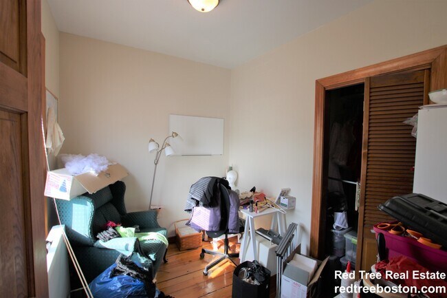 Photo - 16 Rossmore Rd Unit #3