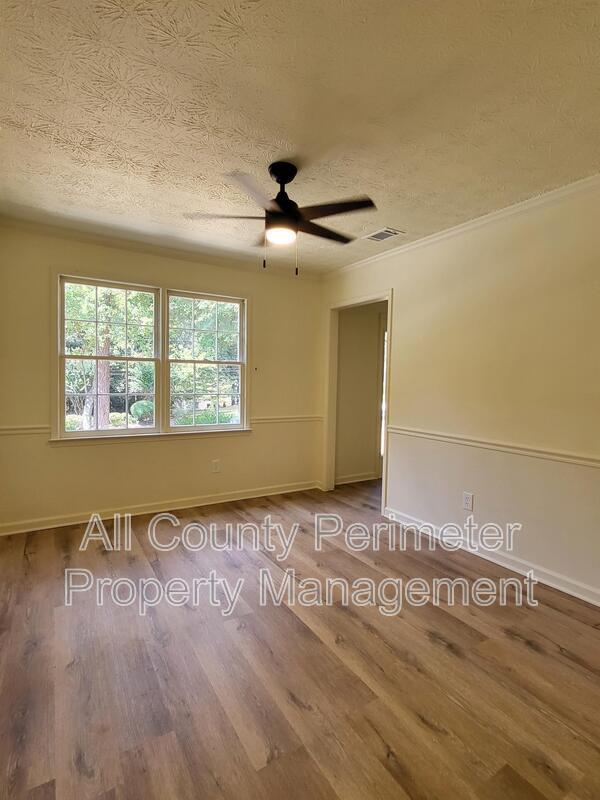 Photo - 1920 Shoreline Trace SW