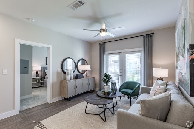 2BR, 2BA - 1,116 SF