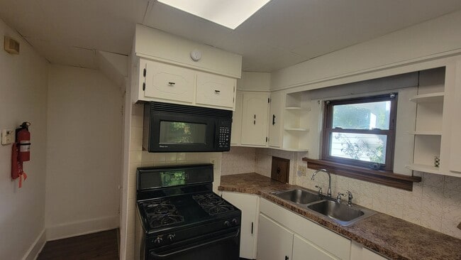 Photo - 421 E Thornton St