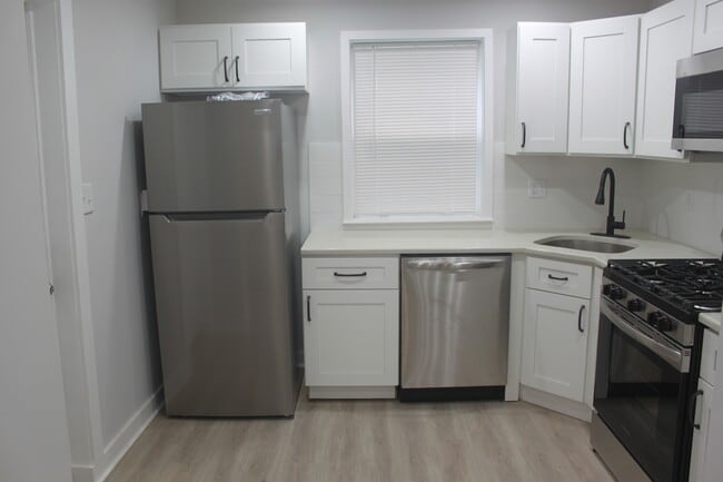 Photo - 3355 Argyle St