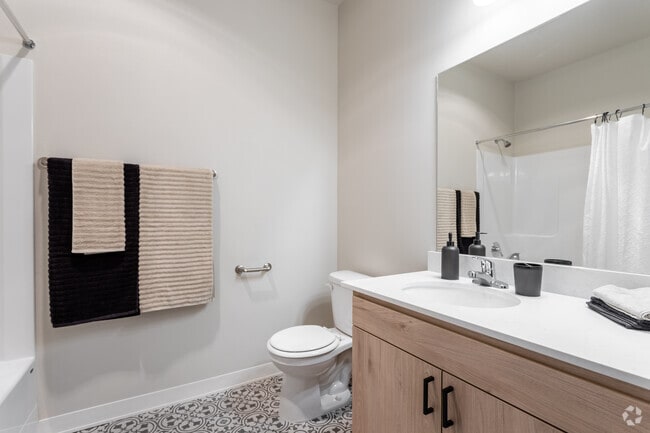 2BR, 2BA - 952 SF