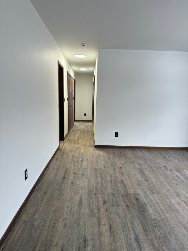 Photo - 6727 Parkland