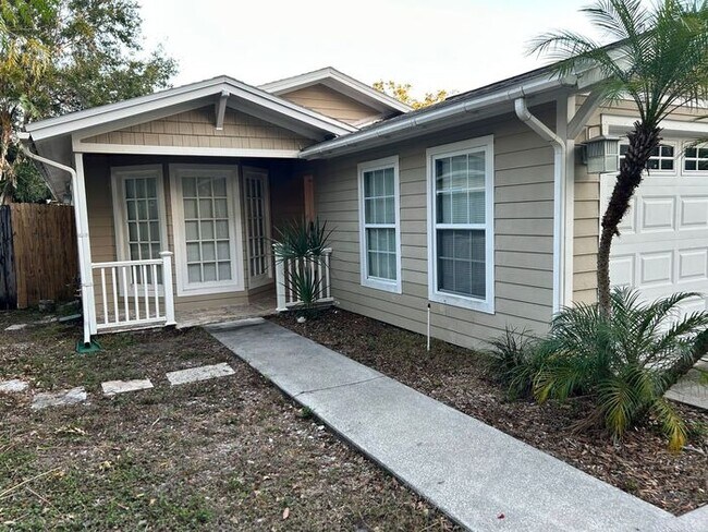 Photo - 404 Belmont St