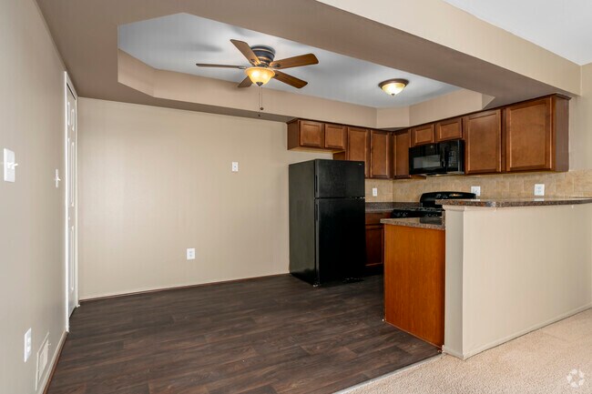 Updated 1BR, 1BA - 900SF - Kitchen/Dining Room - Sterling Heights Apartments