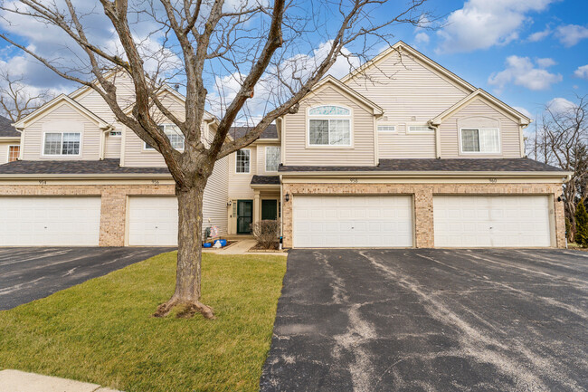 Photo - 958 Creekside Ct Townhome