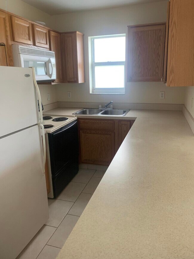 220 Columbia Dr Unit 33