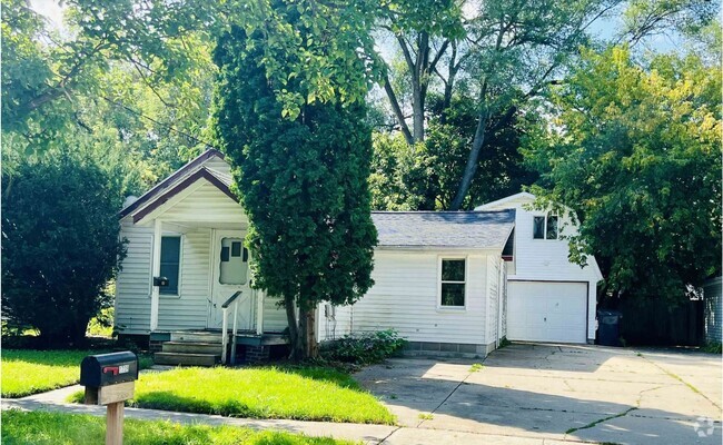 Building Photo - 1709 Adelaide St Rental