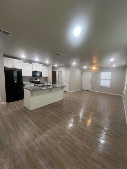 2632 Hickory Ave