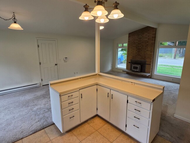 Photo - Lynnwood 3 Bedroom Rambler with Fenced Yard - Pets Welcome