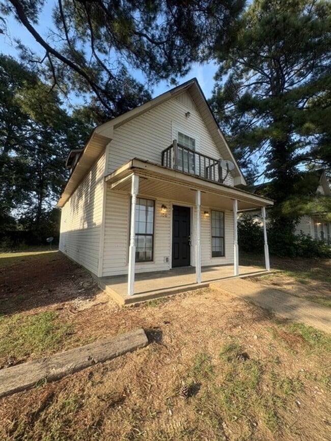 Photo - 106 Money St