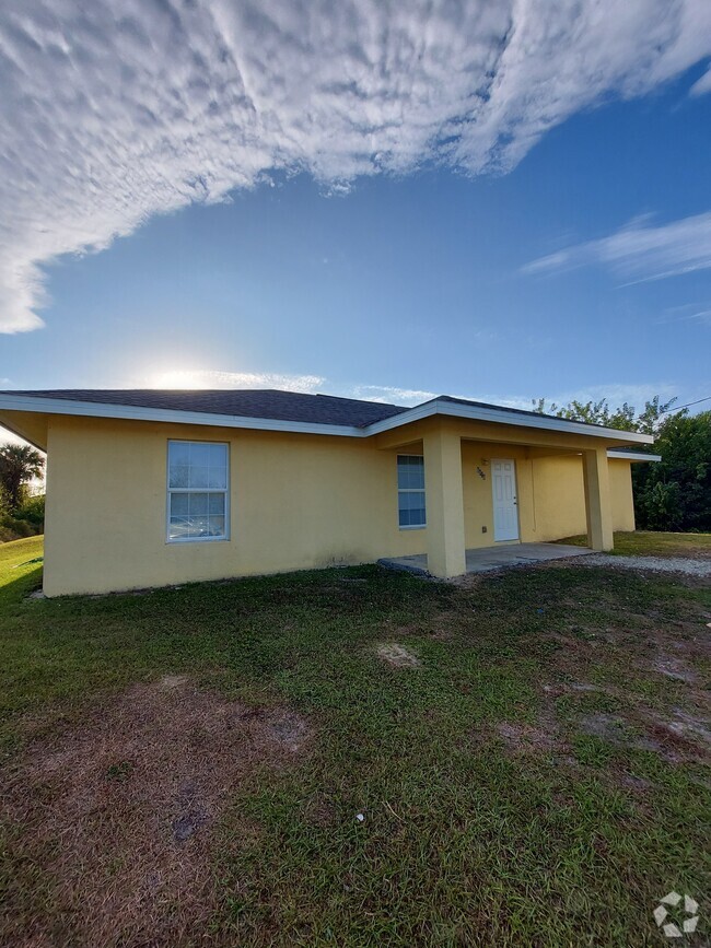 Building Photo - 8016 Olive Cir Rental