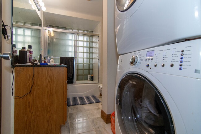 Photo - 466 Park Dr Unit 1