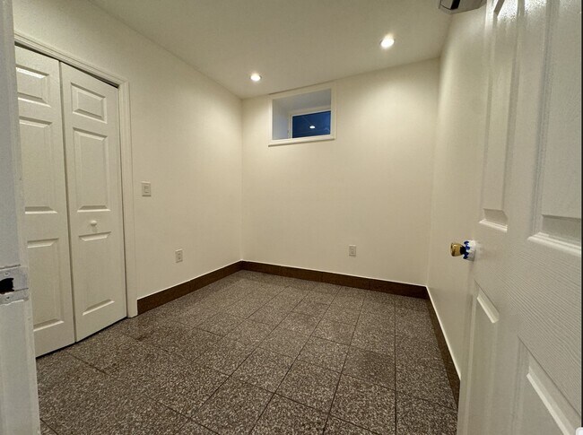 377 Danforth Ave 9 - 371 Danforth Ave Unit 9