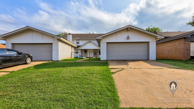 Photo - 4 Bedroom,2.5 Bath and 2 Car Garage Duplex with Fireplace and Prime Location Near Lake Hefner