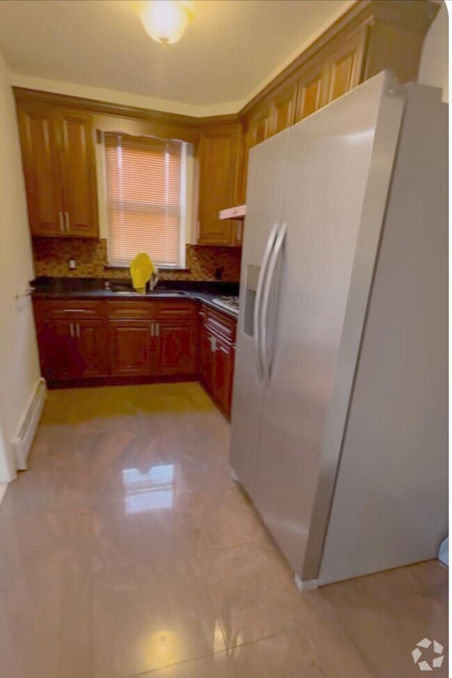 Building Photo - 52-12 72nd Pl Rental