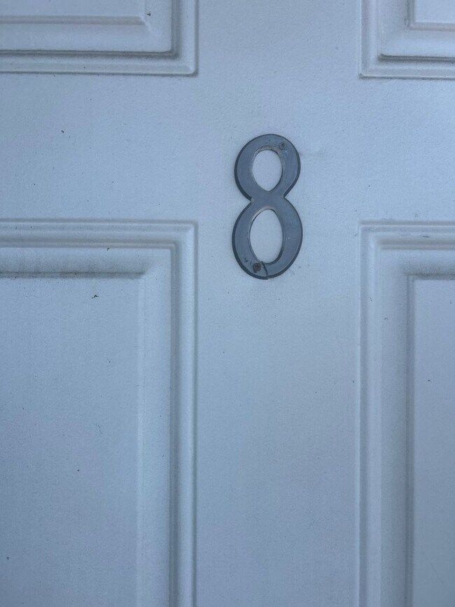 Photo - 17568-70 Lakeshore - 8 Unit 8
