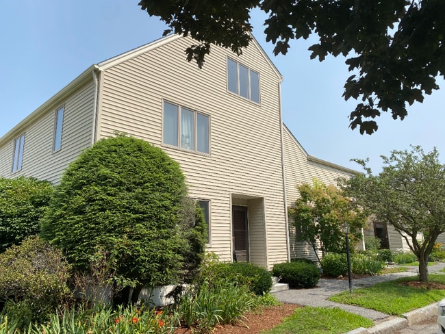 Photo - 403 Great Rd Townhome