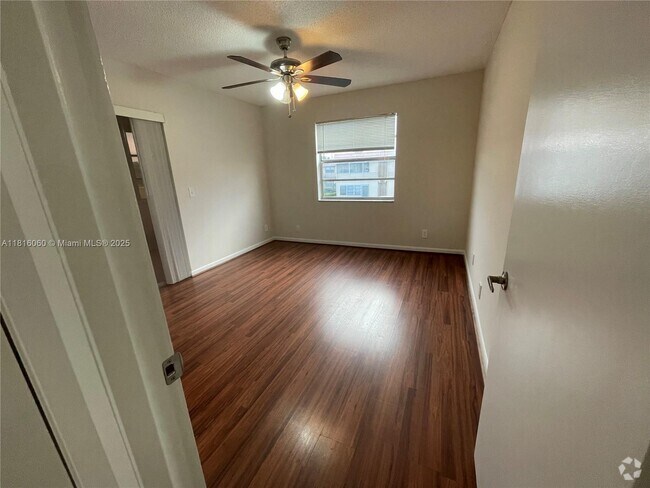 Building Photo - 413 Saxony Way Unit 413 Rental