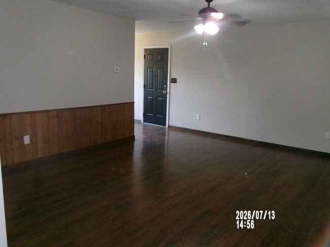 Photo - 409 1/2 NW pecan Avenue