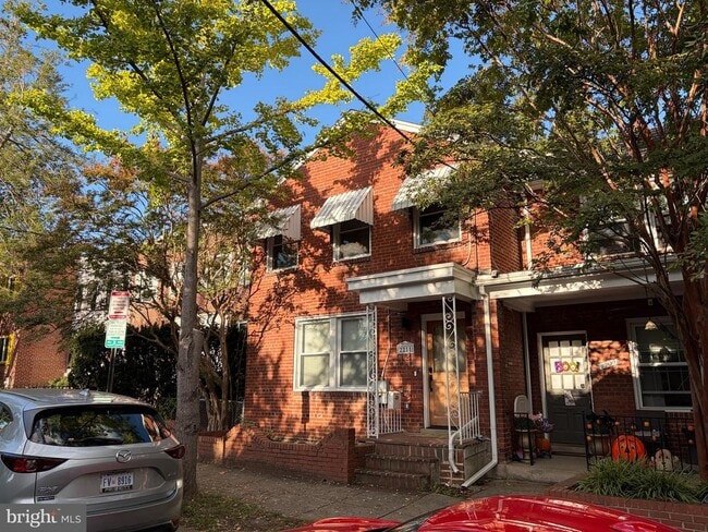 Photo - 2211 Observatory Pl NW