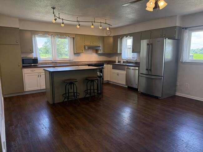 Photo - 589 Thomas Rd