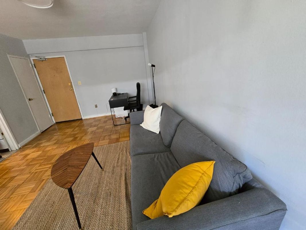 Photo - 2141 I St NW