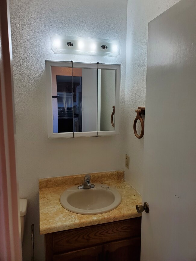 Photo - 138 N Willow St