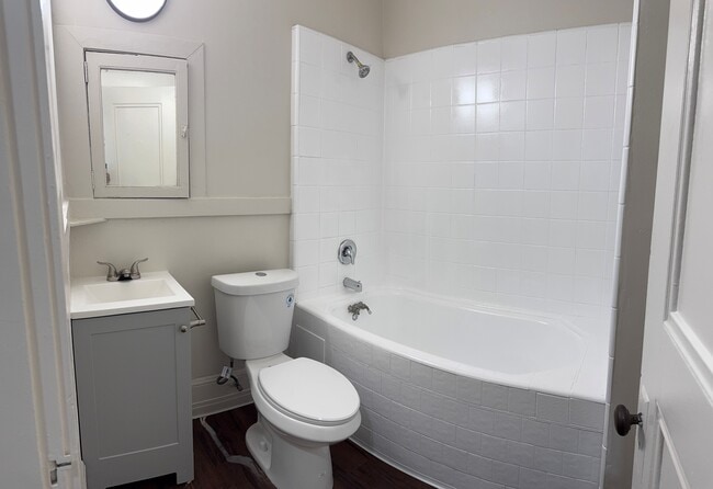 Unit 6 Bathroom - Gibson Apartments
