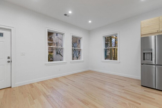 Photo - 14 Newell Rd Unidad 14