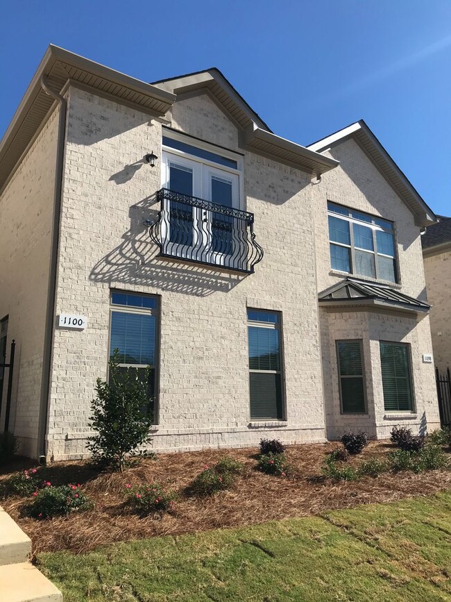 Townhome Available for June! - Townhome Available for June!