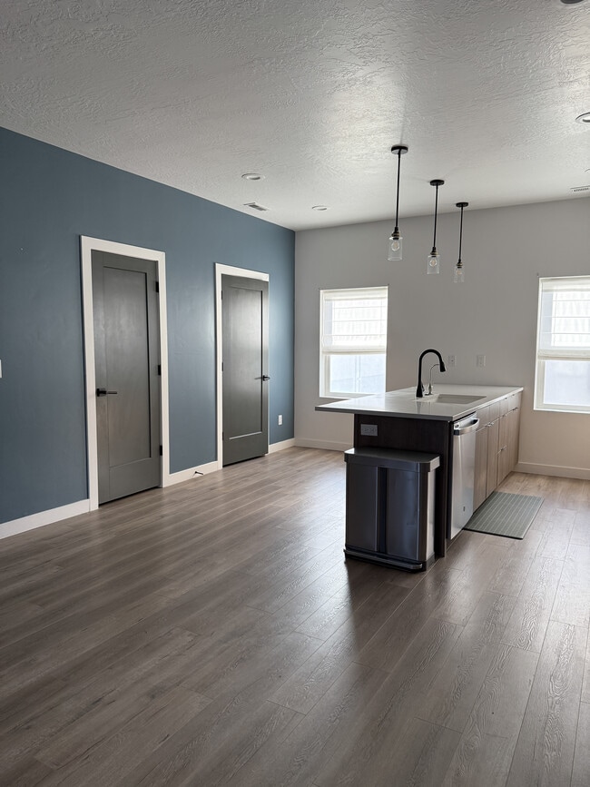 Photo - 620 N Orchard Dr