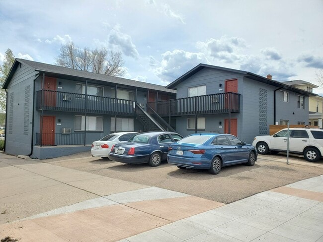 Building Photo - 341 N Garfield Ave Unit D7