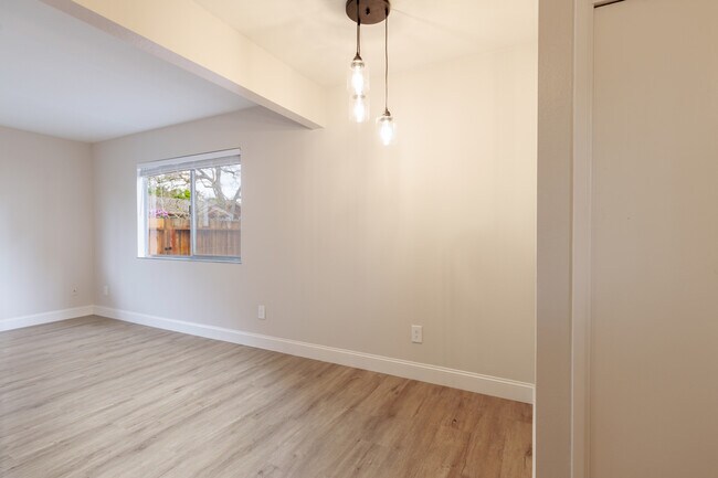 Photo - 1010 King St Unidad #B