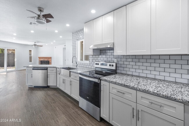 Photo - 7034 S 42nd St