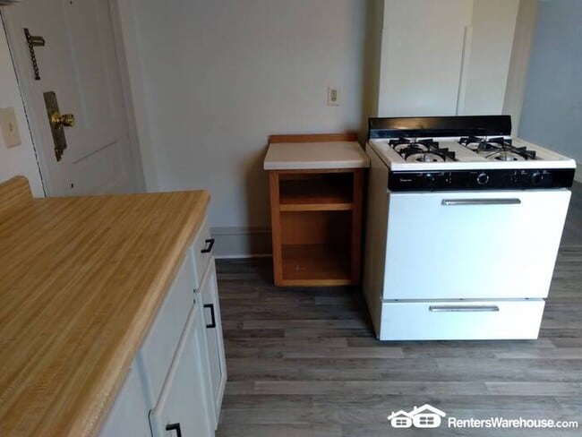 Photo - One Bedroom, One Bath Upper Level Unit in ...