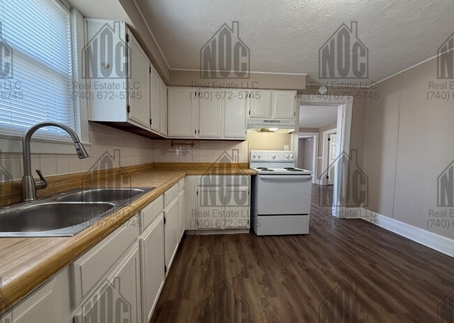 Photo - 136 E Allen St