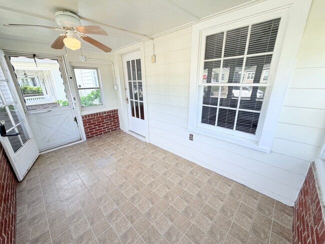 Photo - 108 S 8th Ave